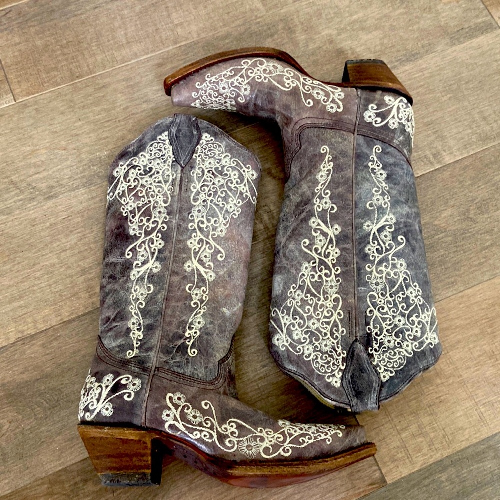CORRAL vintage BONE EMBROIDERY COWGIRL BOOTS - SNIP TOE, size 6.5